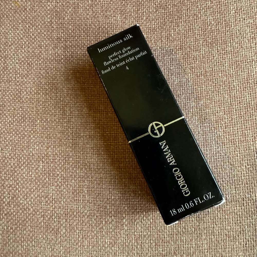 Giorgio Armani Luminous Silk Foundation - 4